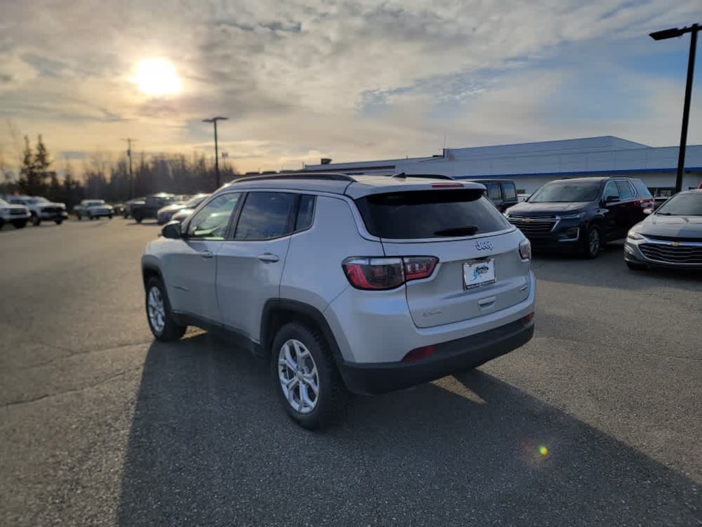 Used 2024 Jeep Compass Latitude
