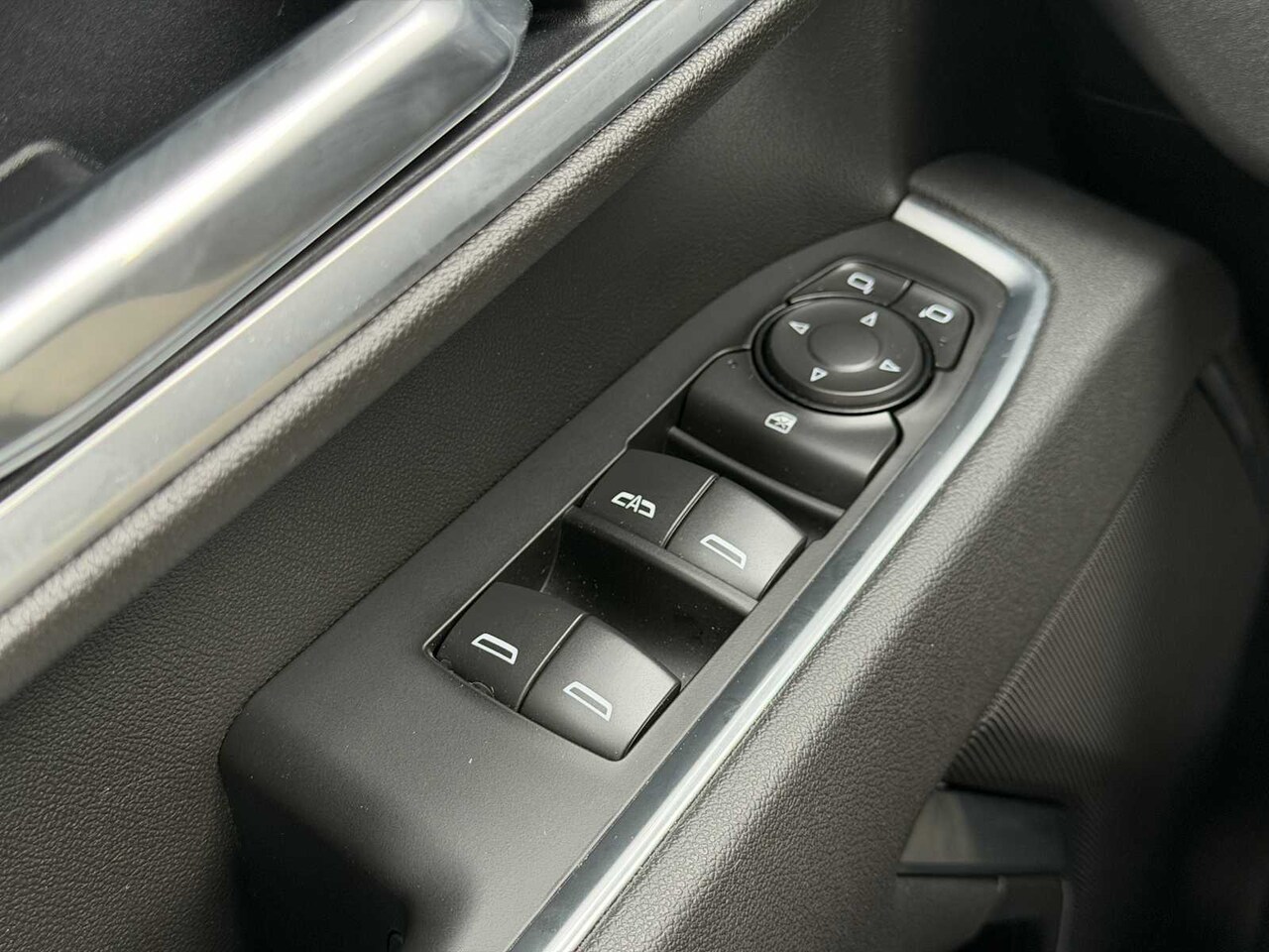 2026 Chevrolet Silverado 2500 HD LT - Image 4