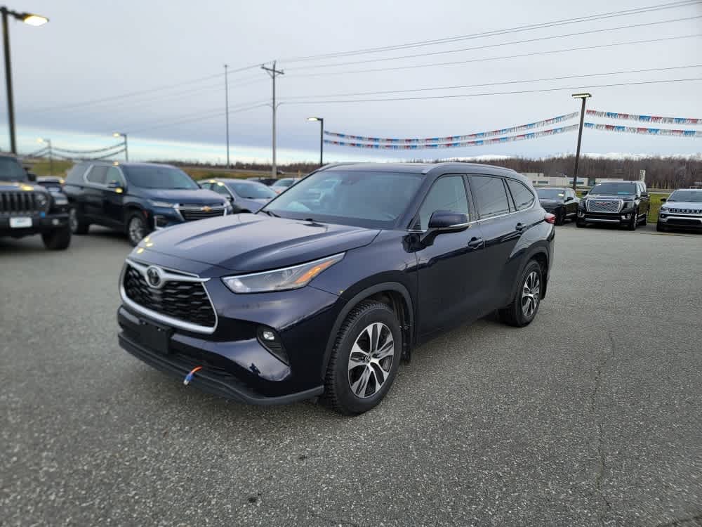 2022 Toyota Highlander XLE's photo