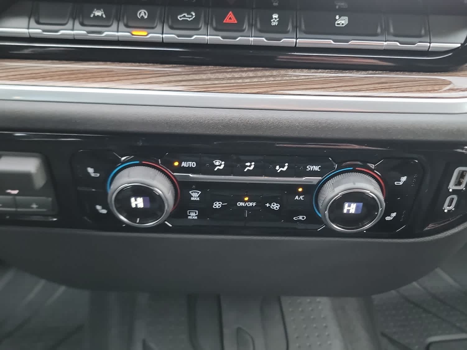 Thumbnail: 2026 Chevrolet Silverado 1500 - 17