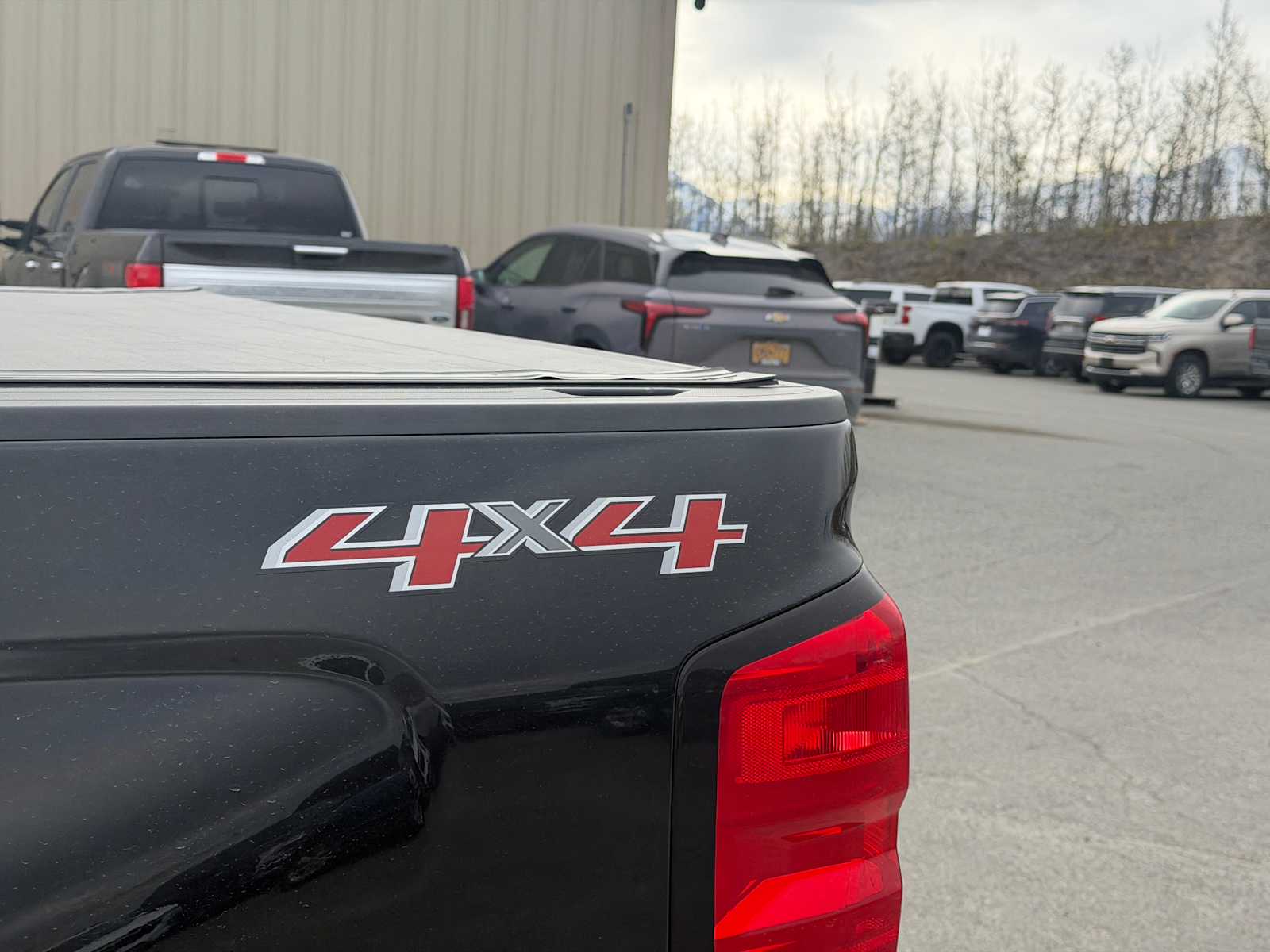 Thumbnail: 2015 Chevrolet Silverado 1500 - 25