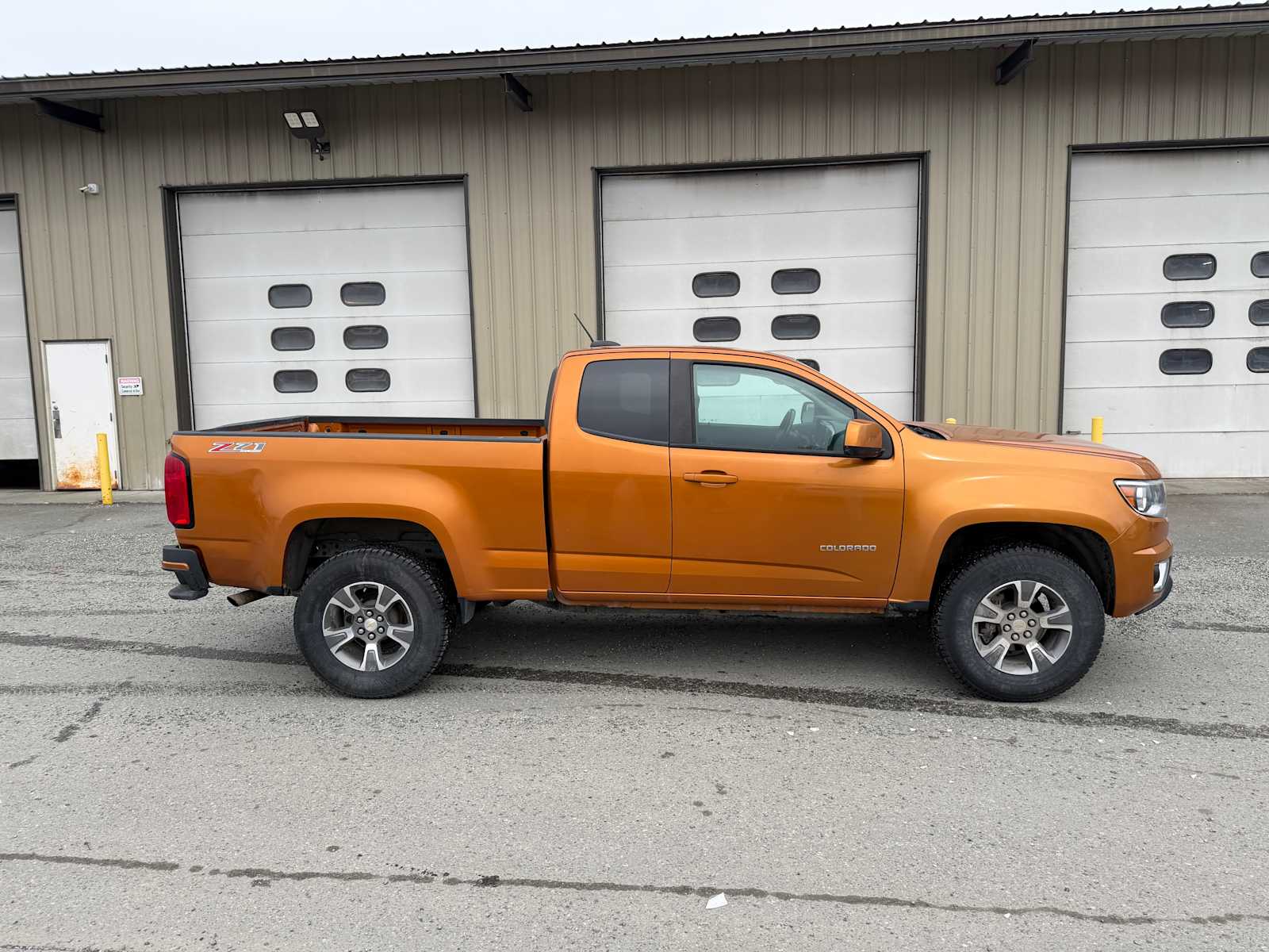 Thumbnail: 2017 Chevrolet Colorado - 6