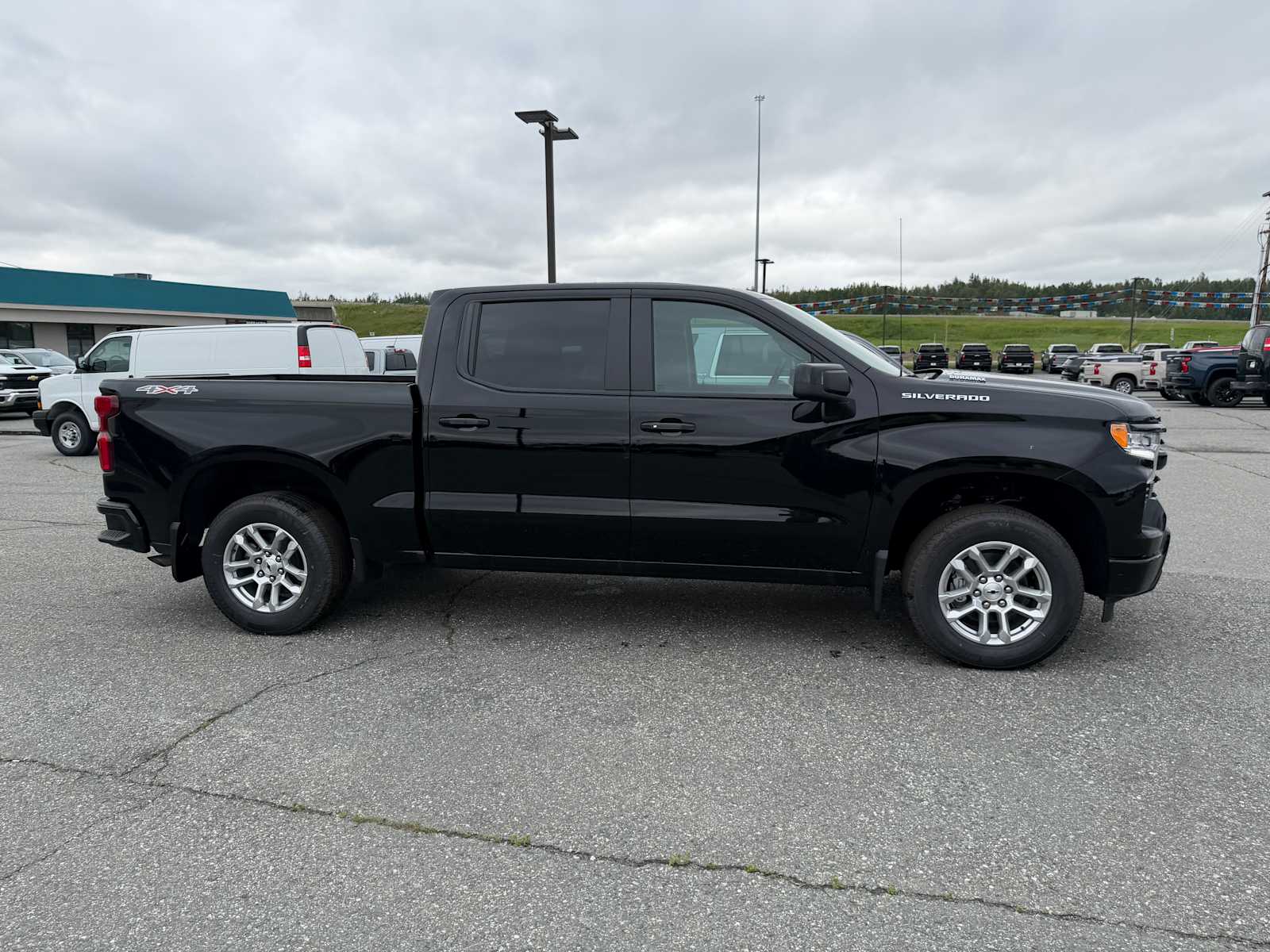 Thumbnail: 2026 Chevrolet Silverado 1500 - 12