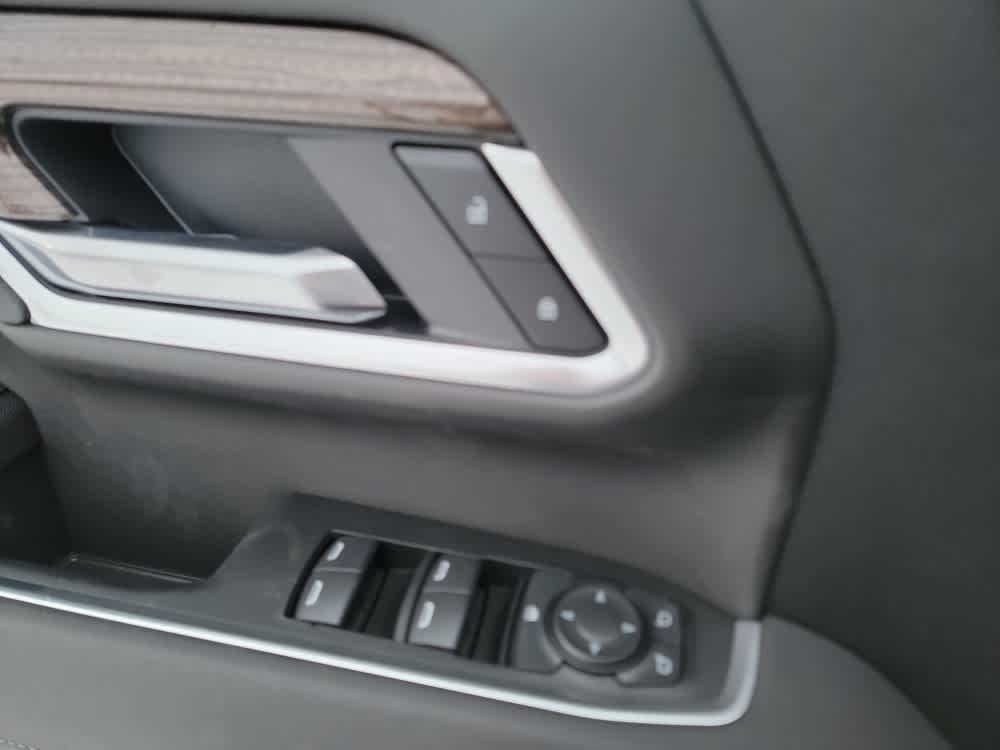 Thumbnail: 2026 Chevrolet Silverado 2500 - 10