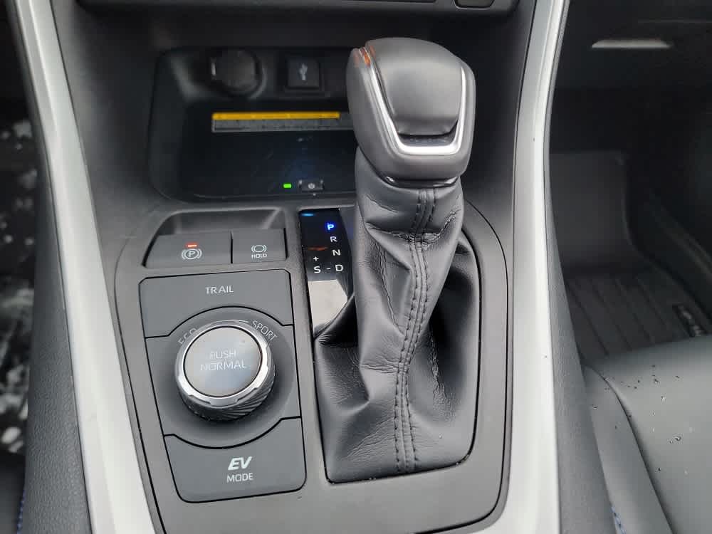 Thumbnail: 2021 Toyota RAV4 - 18