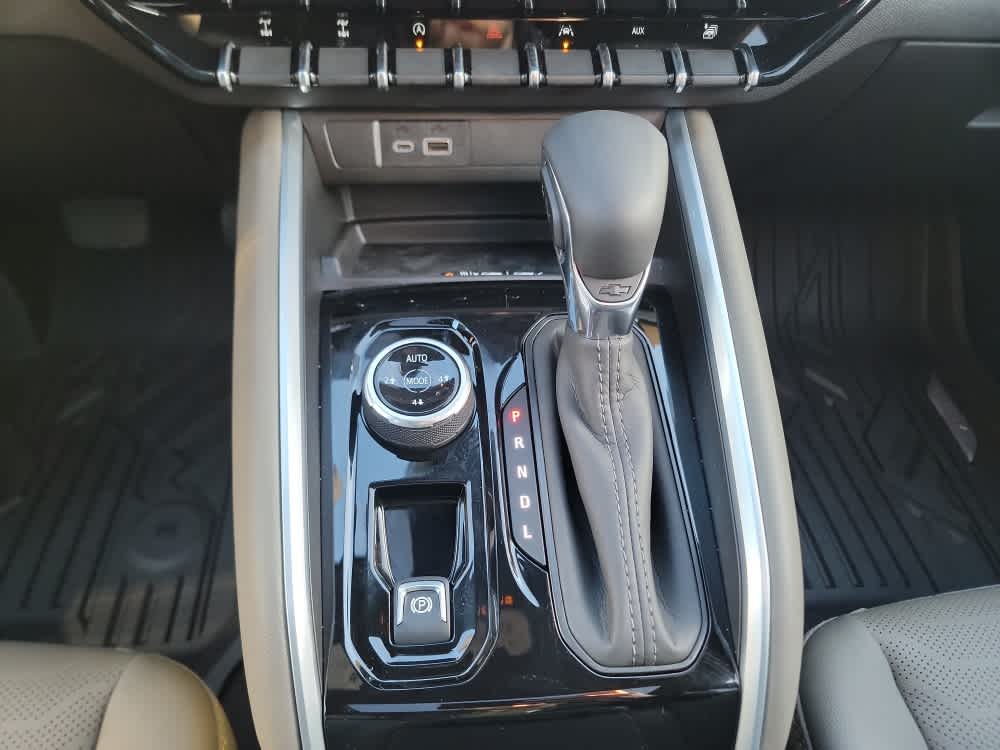 Thumbnail: 2026 Chevrolet Colorado - 16