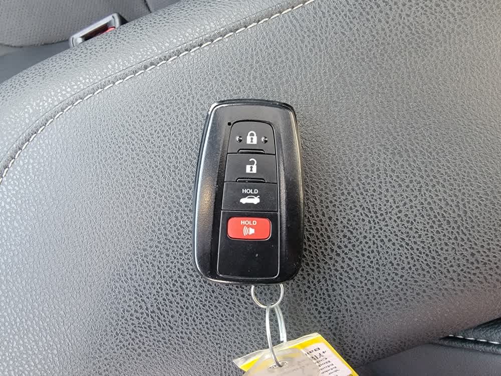 Thumbnail: 2019 Toyota Camry - 23