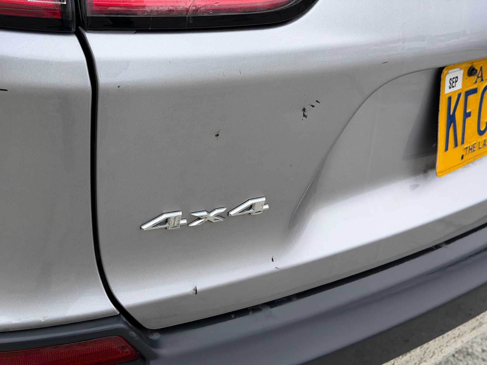 Thumbnail: 2019 Jeep Cherokee - 23