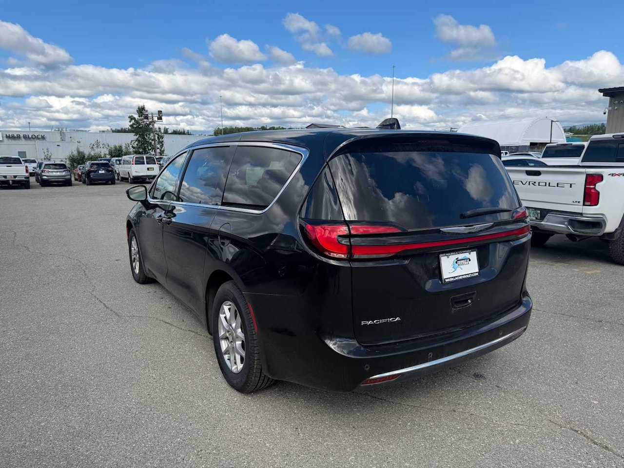 2024 Chrysler Pacifica Touring L - Image 9