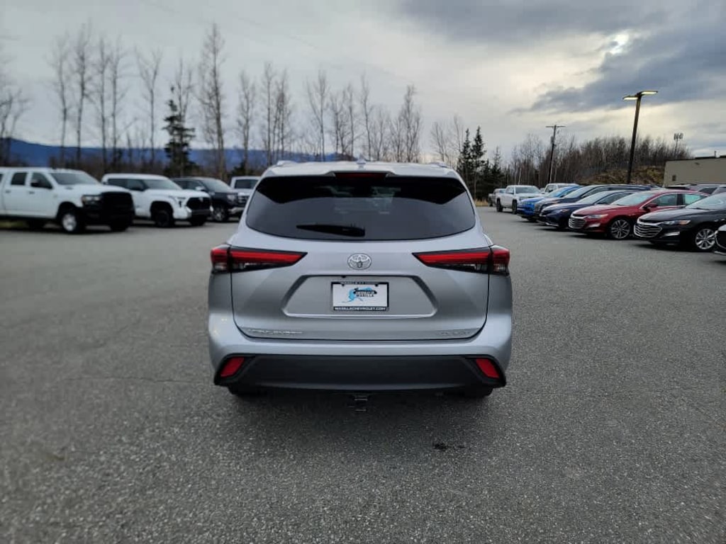 Used 2021 Toyota Highlander XLE