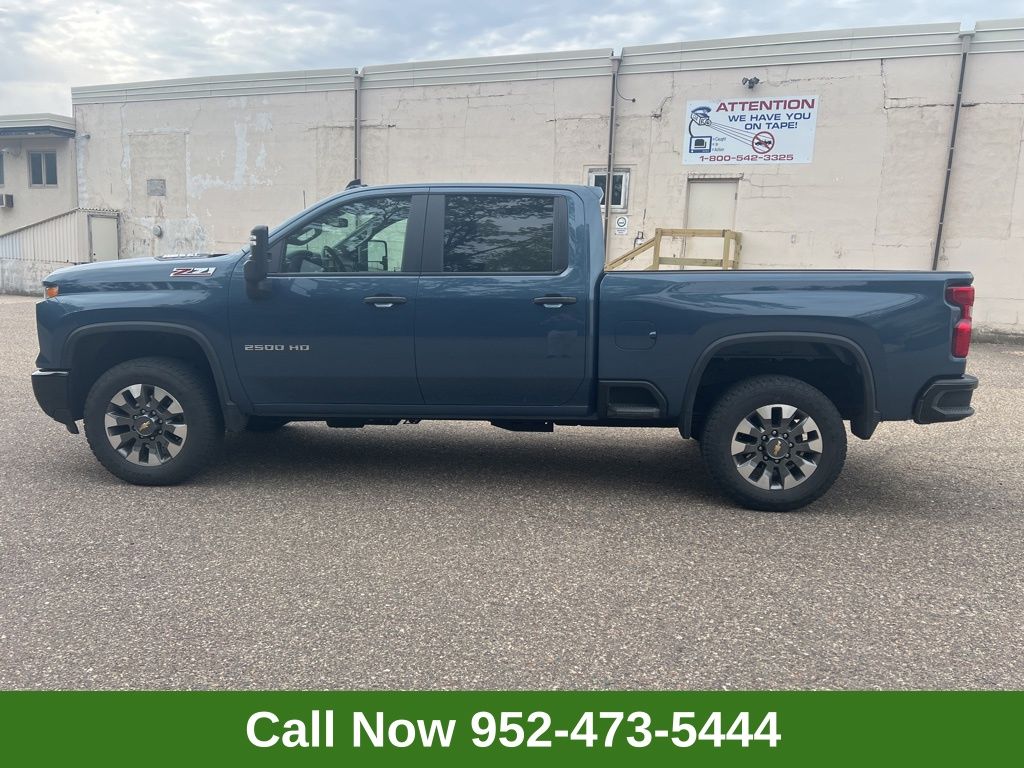2025 Chevrolet Silverado HD Custom 4WD Crew Cab Standard Box's photo