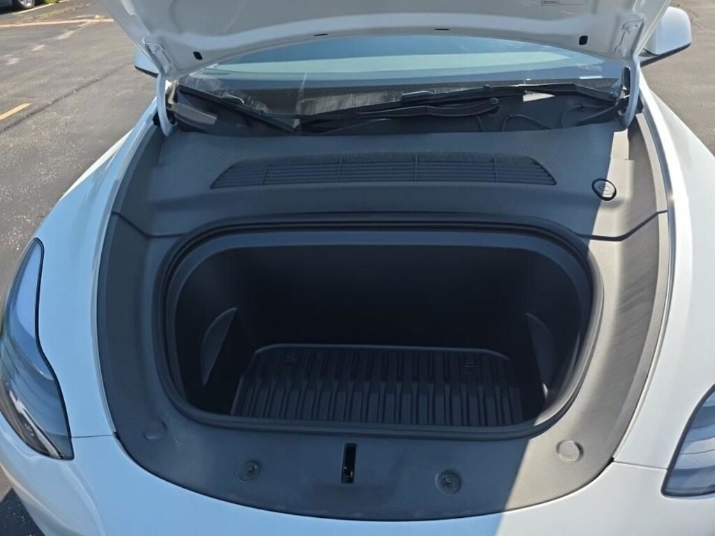 Used 2024 Tesla Model Y Long Range SUV