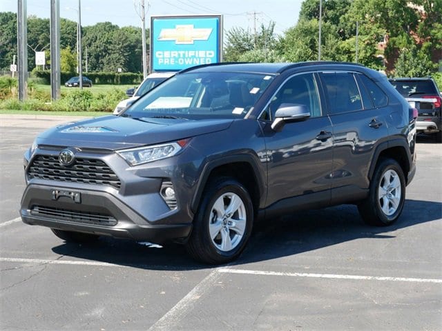 Used 2021 Toyota RAV4 XLE with VIN 2T3P1RFV2MC147684 for sale in Wayzata, Minnesota