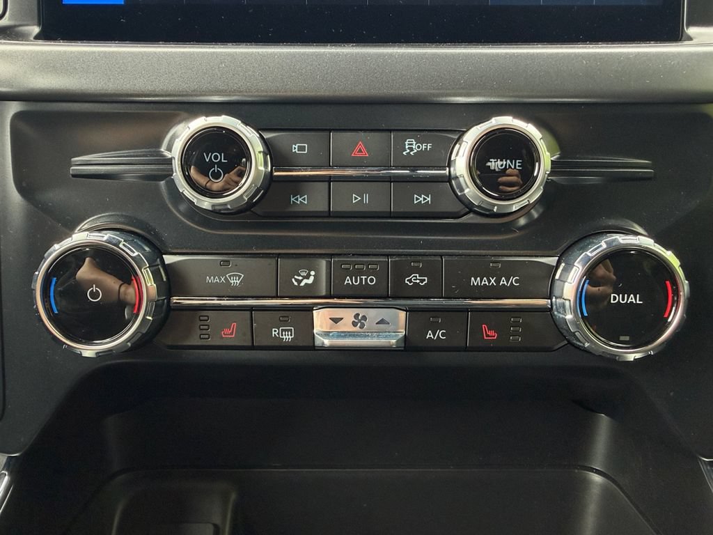 2025 Ford F-150 XLT - Photo 25