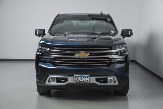 Used 2020 Chevrolet Silverado 1500 High Country with VIN 3GCUYHEL8LG450197 for sale in Wayzata, Minnesota