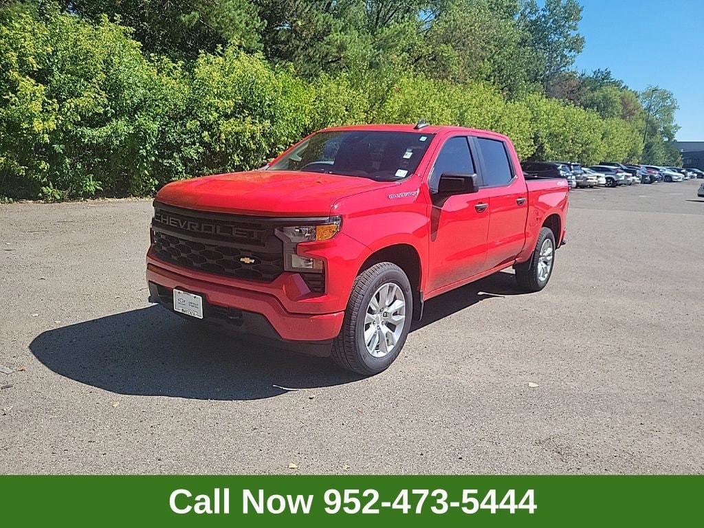 Used 2022 Chevrolet Silverado 1500 Custom with VIN 1GCPDBEK7NZ601868 for sale in Wayzata, Minnesota