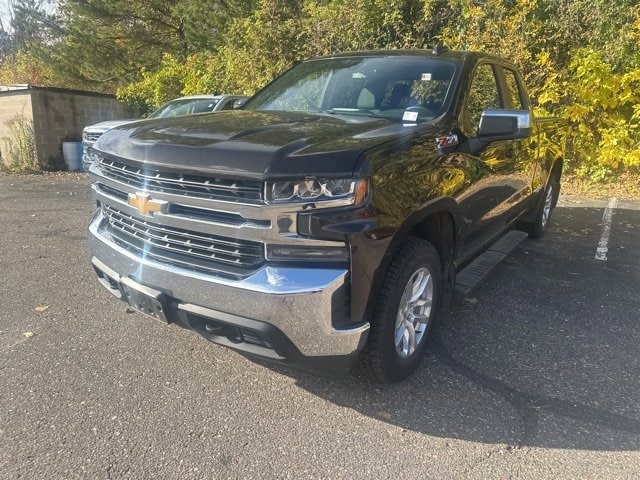 Used 2020 Chevrolet Silverado 1500 LT with VIN 1GCRYDED2LZ190807 for sale in Wayzata, Minnesota