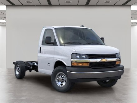 2025 Chevrolet Express Cutaway 3500 1WT Cutaway Van