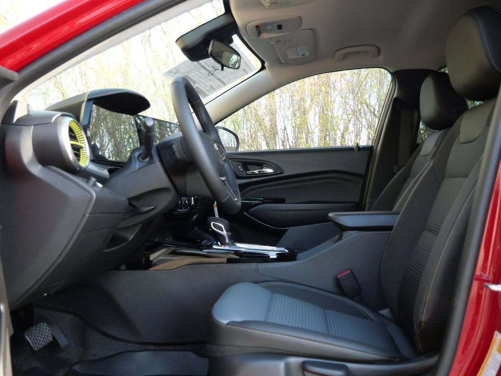 2026 Chevrolet Trax LT - Photo 14