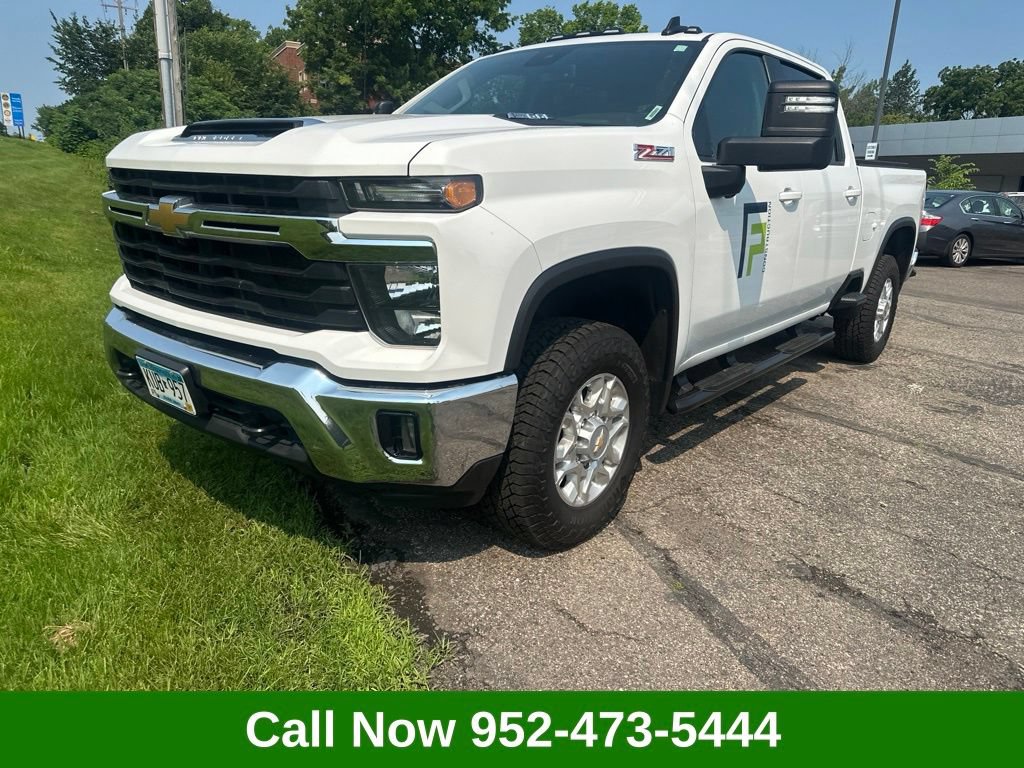 2024 Chevrolet Silverado HD LT 4WD Crew Cab Standard Box's photo
