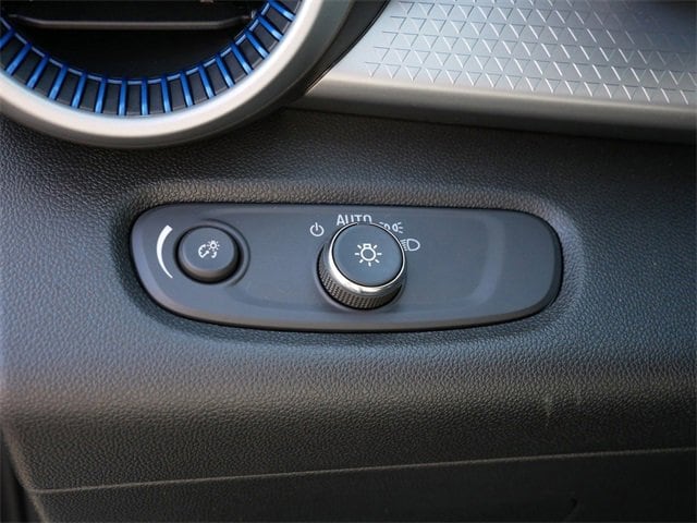 2025 Chevrolet Trax LS photo 16