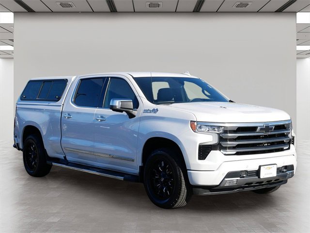2024 Chevrolet Silverado 1500 High Country photo 2