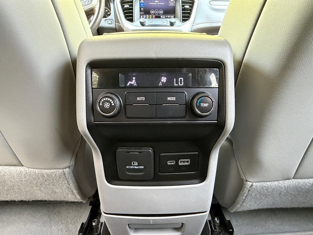 2023 GMC Acadia SLT - Photo 20