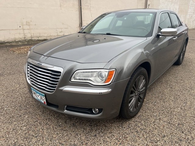 2011 Chrysler 300 C Base photo 2