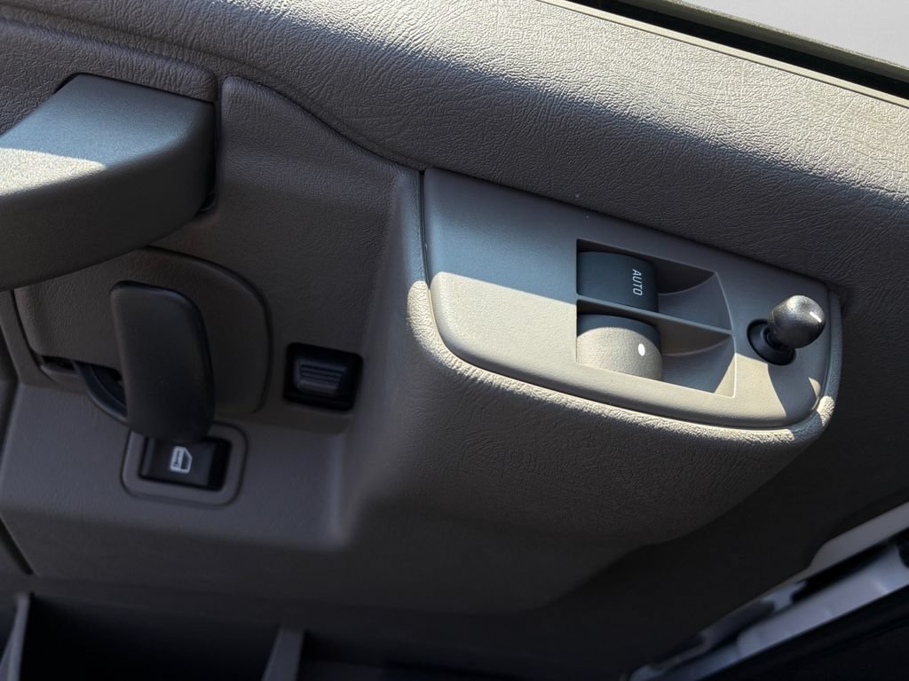 2026 Chevrolet Express Cargo Work Van - Photo 25