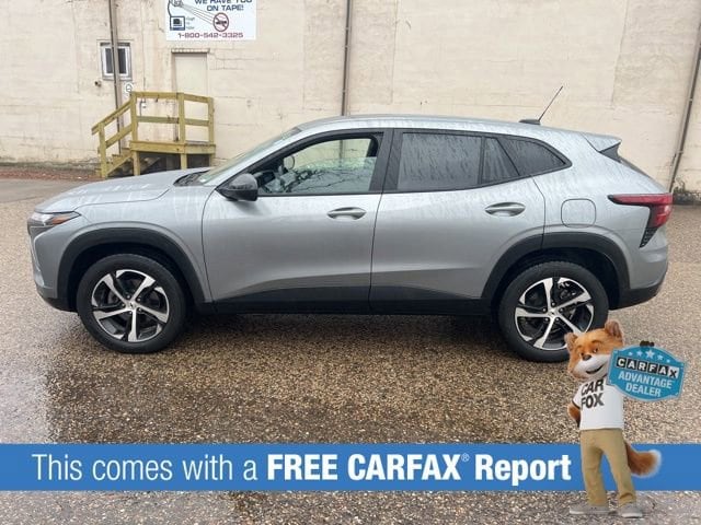 Used 2024 Chevrolet Trax RS with VIN KL77LGE29RC197932 for sale in Wayzata, Minnesota