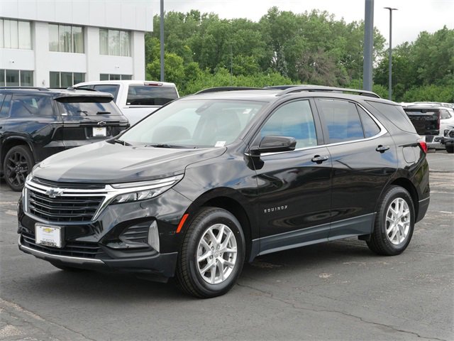 Used 2022 Chevrolet Equinox LT with VIN 3GNAXUEV0NL220610 for sale in Wayzata, Minnesota