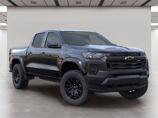 2026 Chevrolet Colorado Trail Boss photo 2