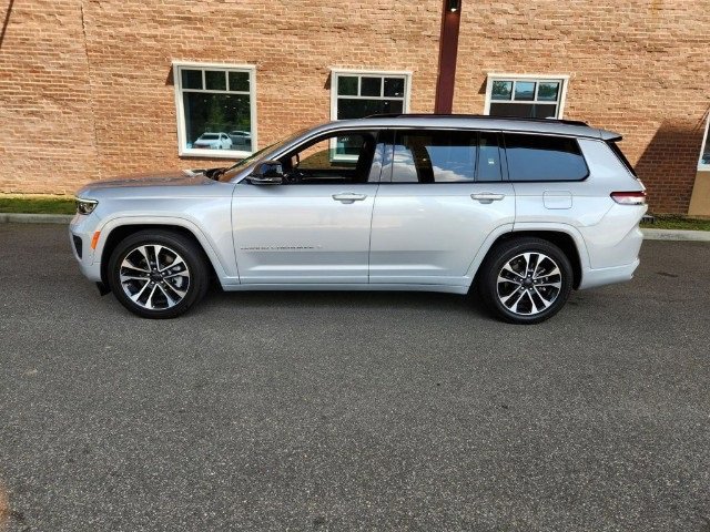 Used 2022 Jeep Grand Cherokee L Overland with VIN 1C4RJKDG4N8531816 for sale in Wayzata, Minnesota