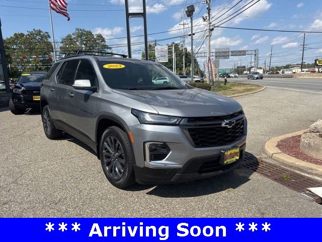 2023 Chevrolet Traverse RS photo 2