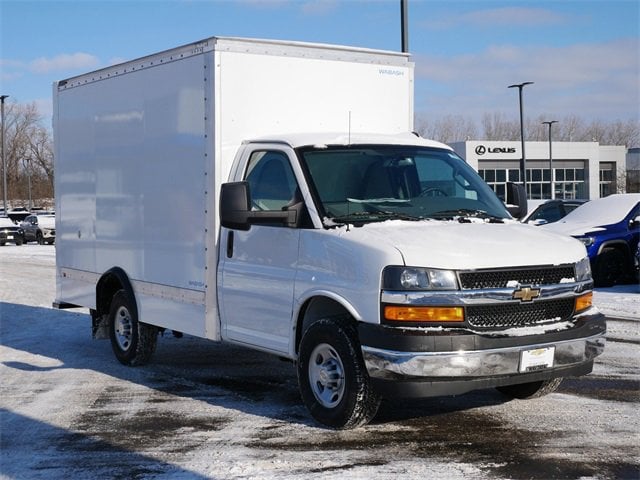 2025 Chevrolet Express Cutaway Base's photo