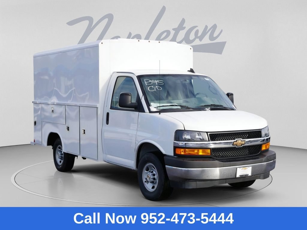 2025 Chevrolet Express Cutaway 3500 1WT
