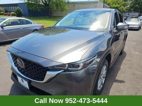 2023 Mazda CX-5 S Preferred package Auto AWD's photo