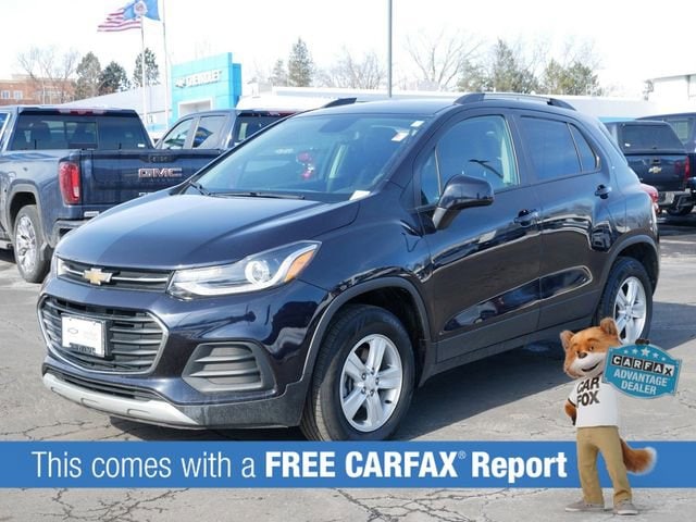 Used 2022 Chevrolet Trax LT with VIN KL7CJPSM8NB526808 for sale in Wayzata, Minnesota