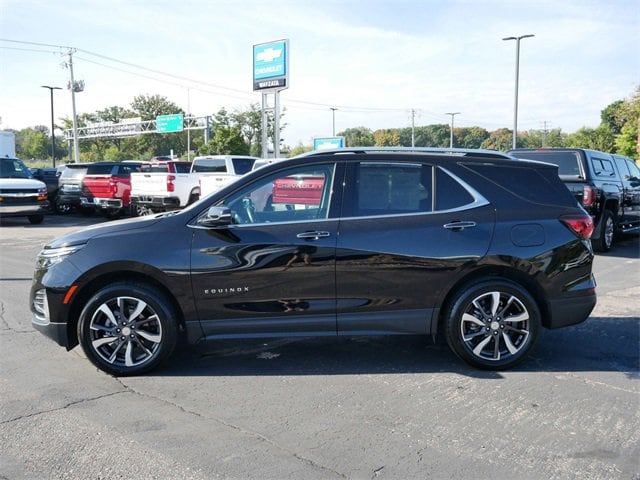 Used 2022 Chevrolet Equinox Premier with VIN 2GNAXXEV0N6152976 for sale in Wayzata, Minnesota