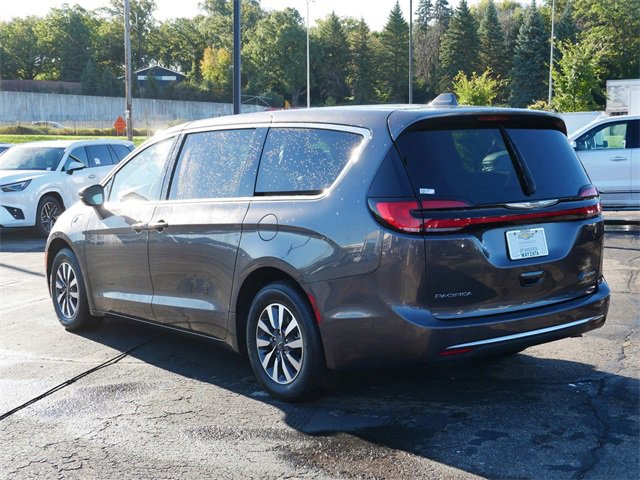 2022 Chrysler Pacifica Hybrid Touring L photo 4