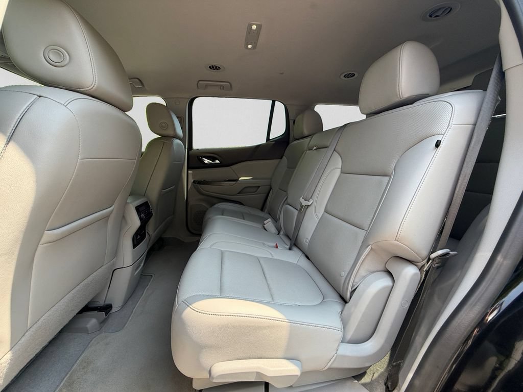 2023 GMC Acadia SLT - Photo 26