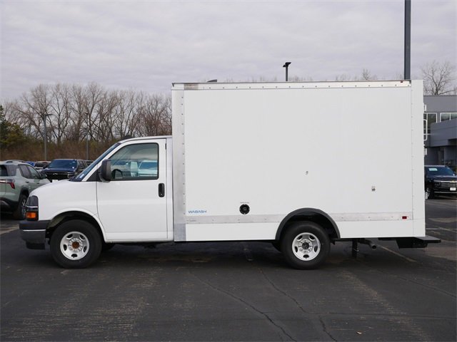 2025 Chevrolet Express Cutaway Base's photo