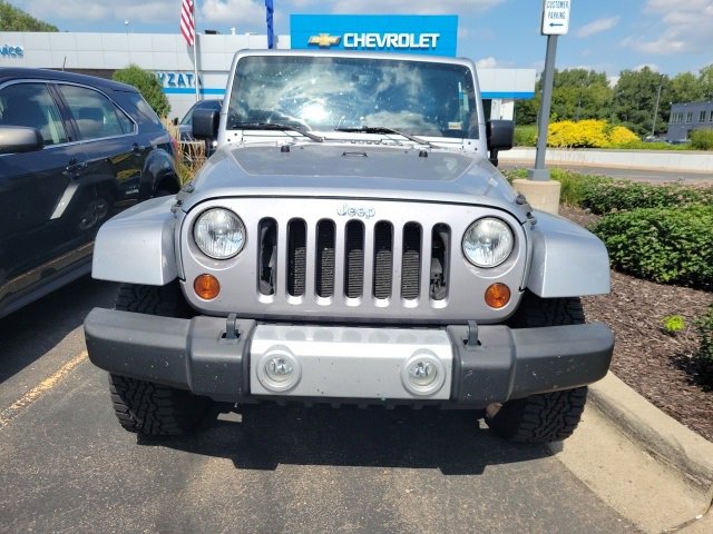 2013 Jeep Wrangler Unlimited Sahara photo 3