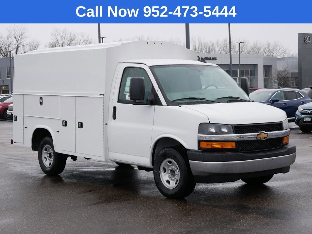 2025 Chevrolet Express 3500 139" WB's photo