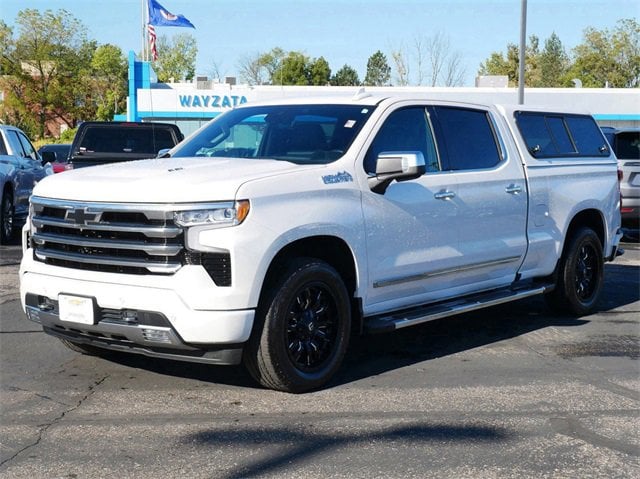 Used 2024 Chevrolet Silverado 1500 High Country with VIN 1GCUDJEL1RZ295200 for sale in Wayzata, Minnesota