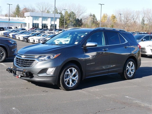 Used 2018 Chevrolet Equinox Premier with VIN 3GNAXXEUXJL150052 for sale in Wayzata, Minnesota