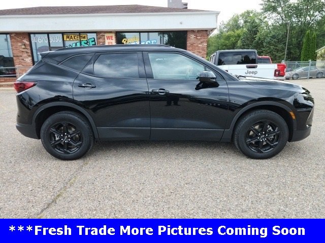 2023 Chevrolet Blazer 2LT photo 2