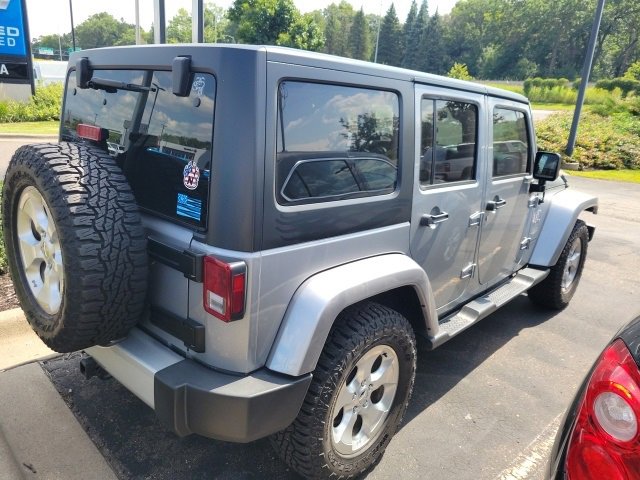 2013 Jeep Wrangler Unlimited Sahara photo 4