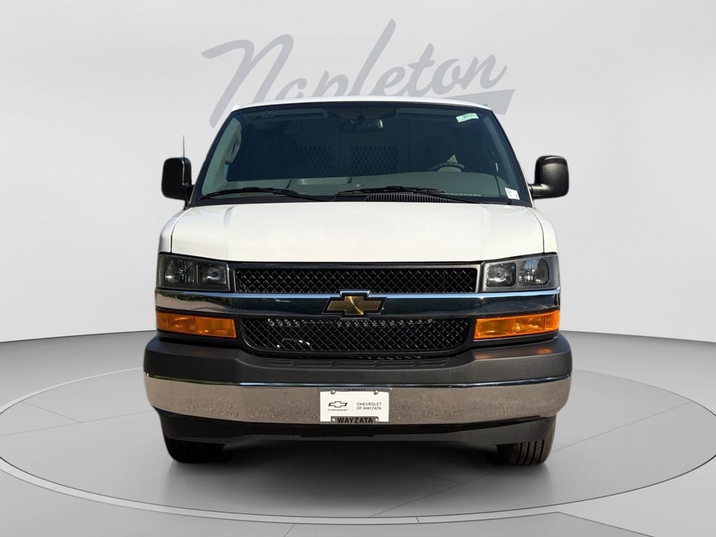 2026 Chevrolet Express Cargo Work Van - Photo 9