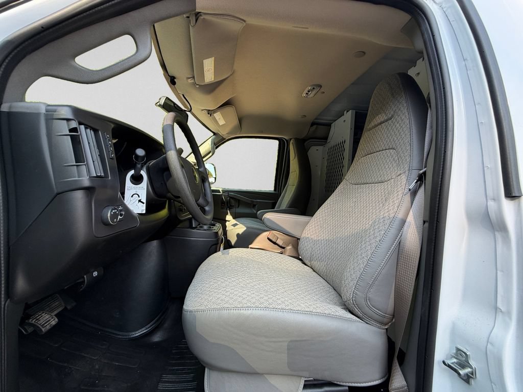 2026 Chevrolet Express Cargo Work Van - Photo 22